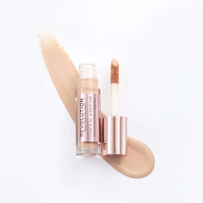 MAKEUP REVOLUTION REVOLUTION ANTI CERNE ET CONTOUR COUVRANCE TOTALE