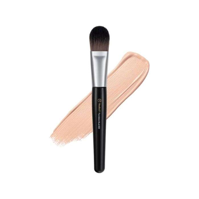 STUDIO 17 PINCEAU A FONDS DE TEINT 823