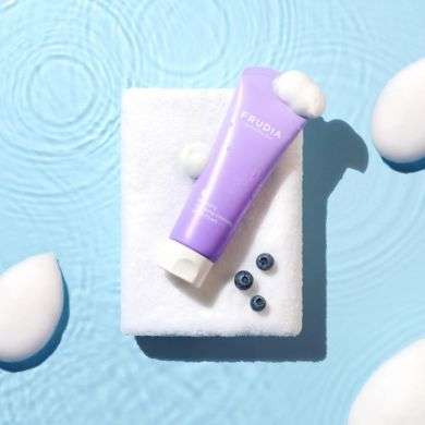 FRUDIA BLUEBERRY HYDRATING CLEANSING GEL TO FOAM 145 ML