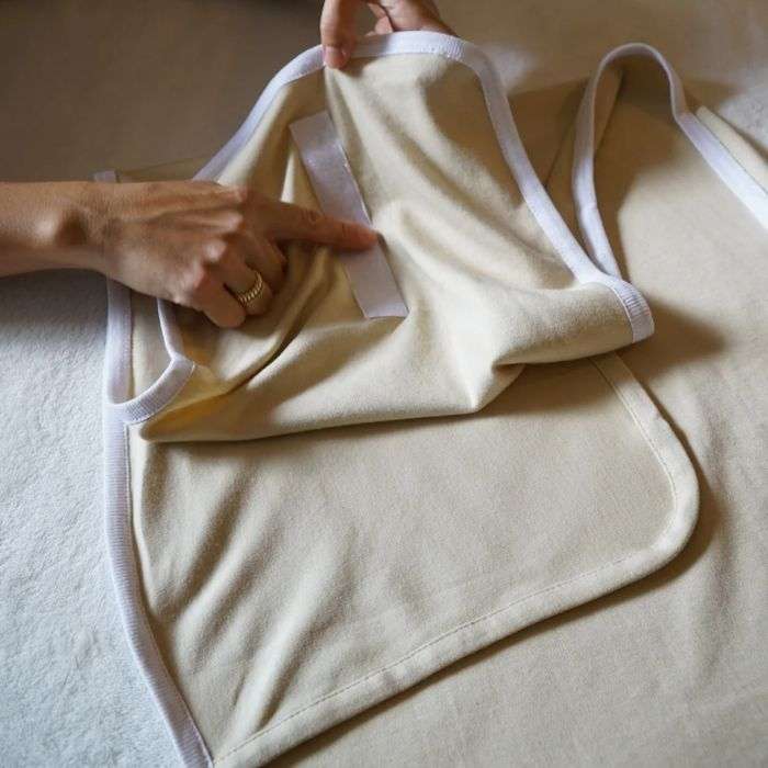 BAMBIDOU GAMAT COUVERTURE EMMAILLOTAGE BEIGE