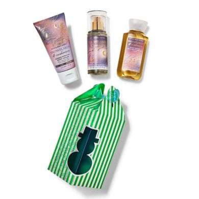 BATH AND BODY WORKS SNNOWFLAKES AND CASHMIRE SET